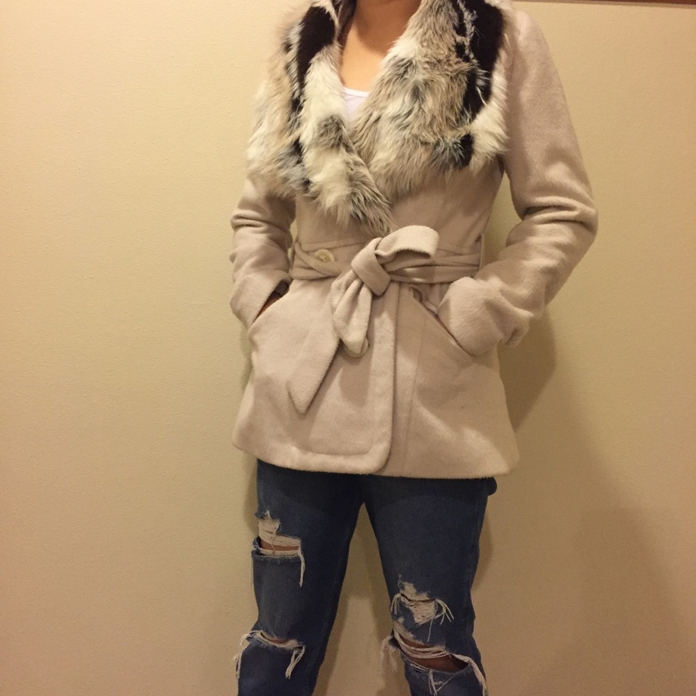 White/cream short trench coat